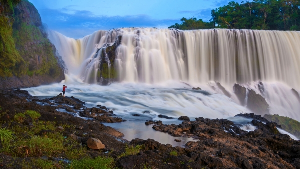 Sae Pong Lai Waterfall , Laos.