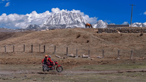 Tagong Grassland [Lhagang] is a small town in Garzê Tibetan Autonomous Prefecture of Western Sichuan Province, in South Western China.