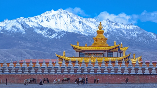 Tagong Grassland [Lhagang] is a small town in Garzê Tibetan Autonomous Prefecture of Western Sichuan Province, in South Western China.