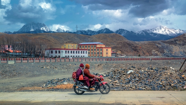 Tagong Grassland [Lhagang] is a small town in Garzê Tibetan Autonomous Prefecture of Western Sichuan Province, in South Western China.