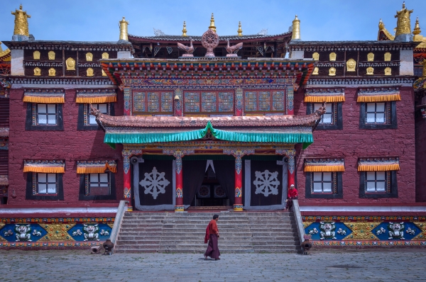 Tagong Grassland [Lhagang] is a small town in Garzê Tibetan Autonomous Prefecture of Western Sichuan Province, in South Western China.