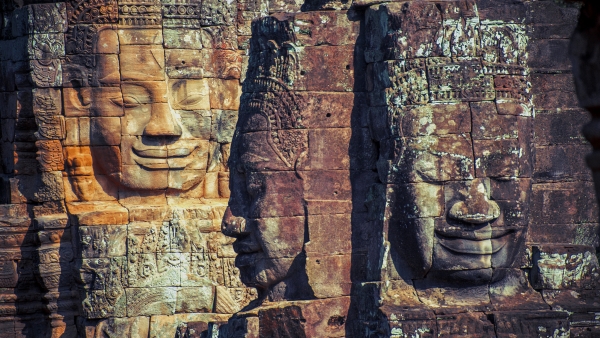 See Angkor Wat and Die