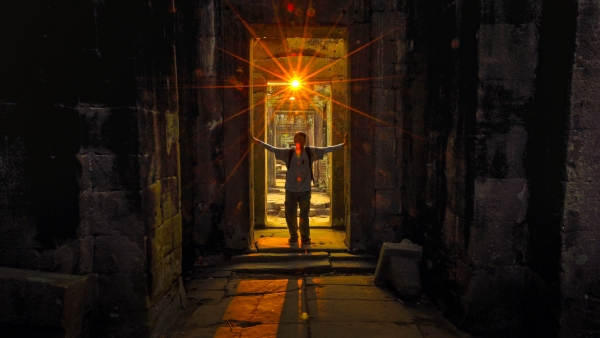See Angkor Wat and Die