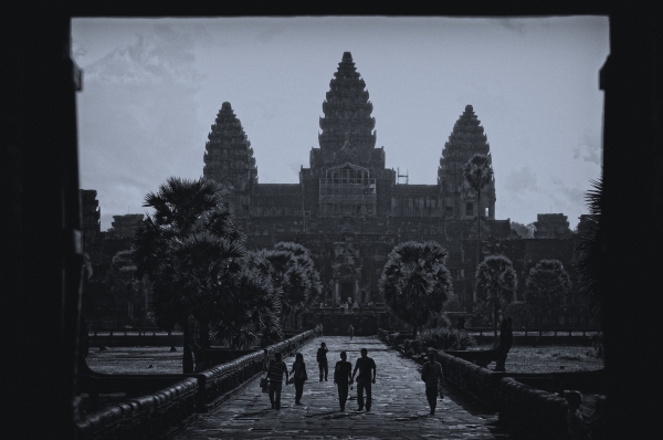 See Angkor Wat and Die